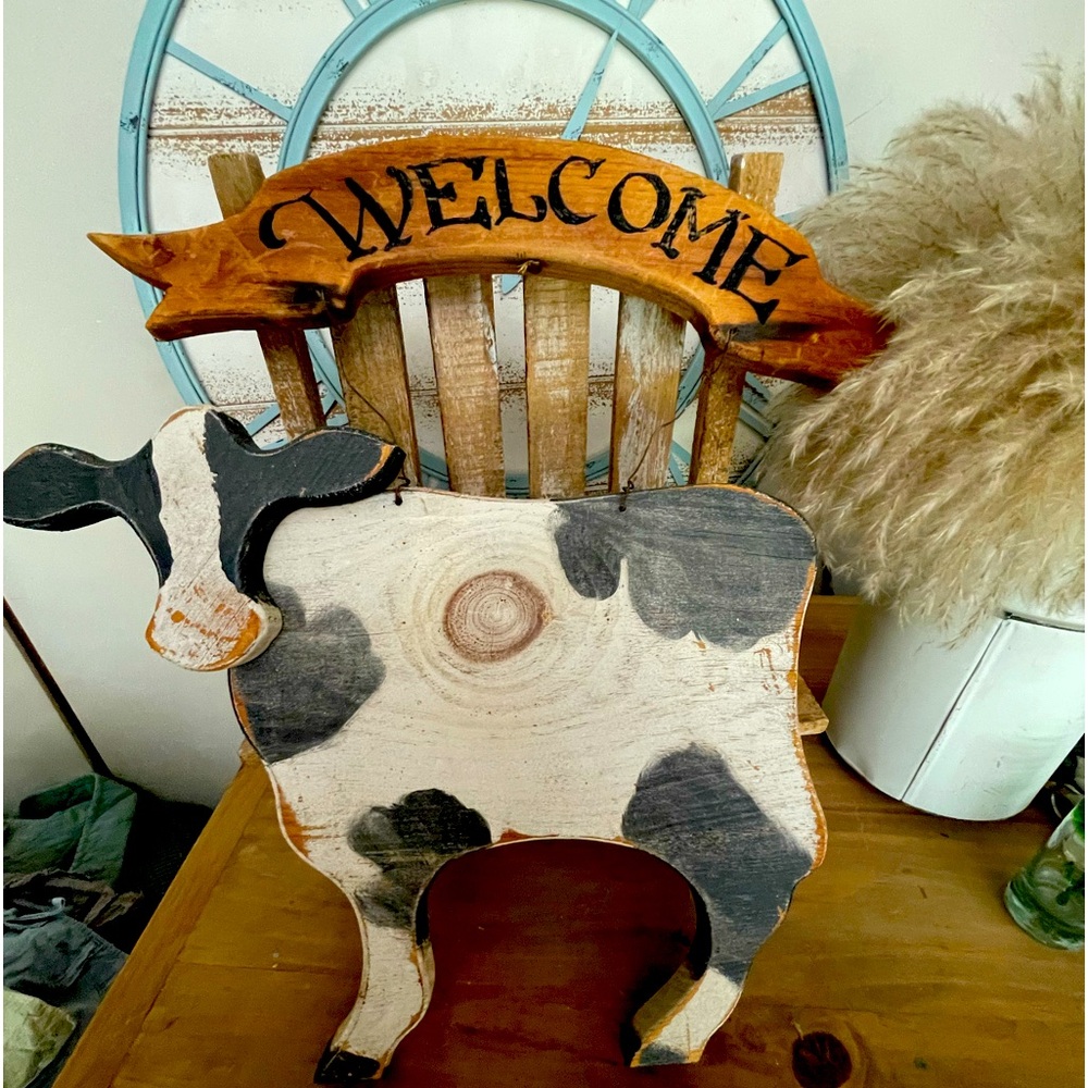WELCOME Wooden Rustic Farmhouse Cow Plaque Wall Hanging